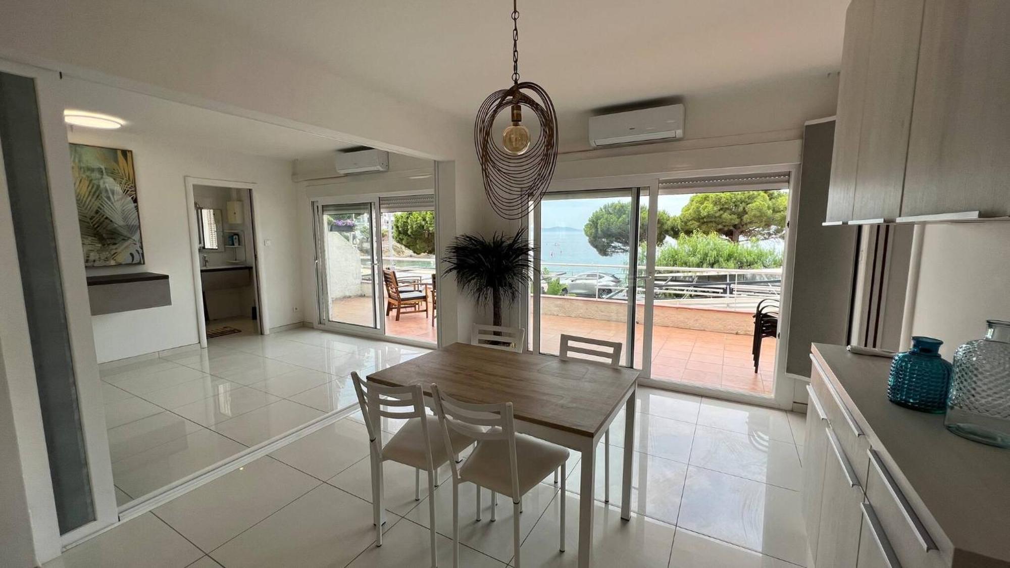 Precioso Apartamento Moderno En Primera Linea Del Mar Av-11 Roses Extérieur photo